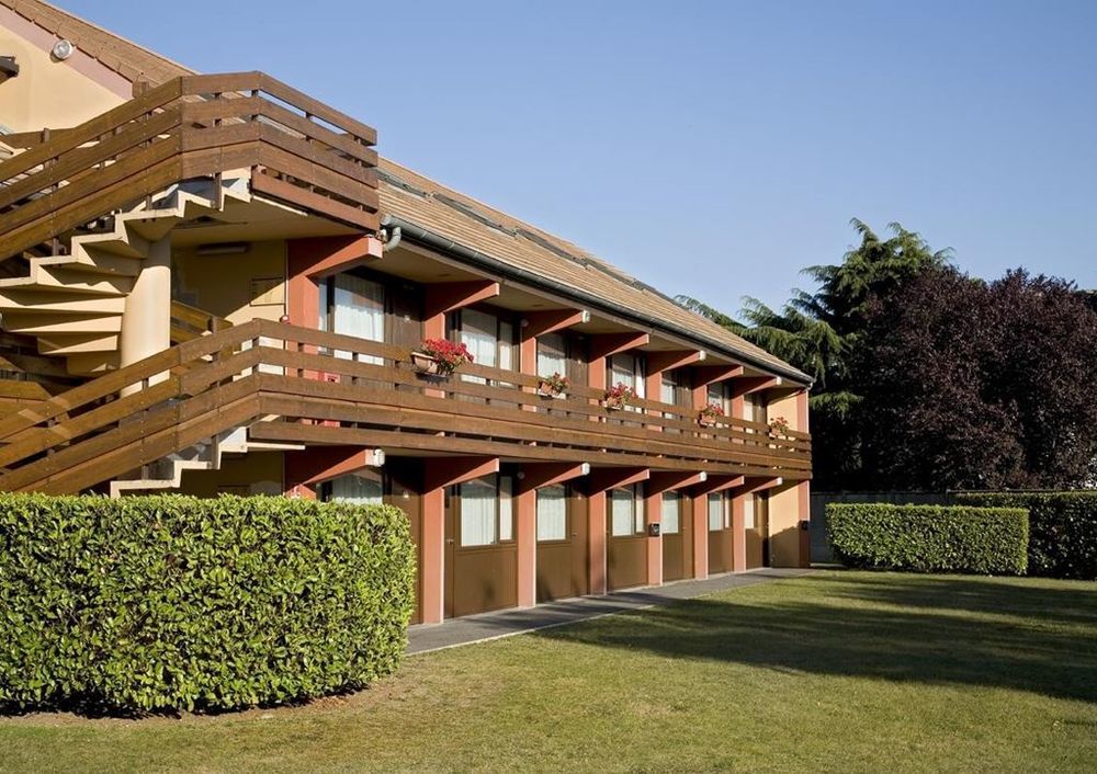 Campanile Conflans-Sainte-Honorine Hotel Exterior photo